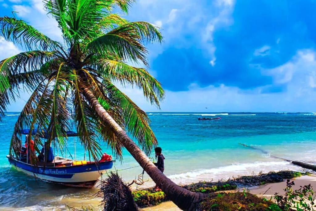 Poetry Garden Bocas Town Colon Island Villa Buitenkant foto